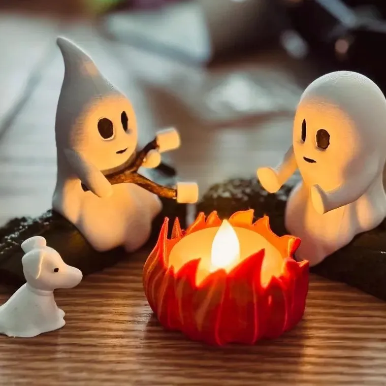 

‌Ghost Campfire Gathering‌ - Haunted Halloween Resin Decor with Glow Effect
