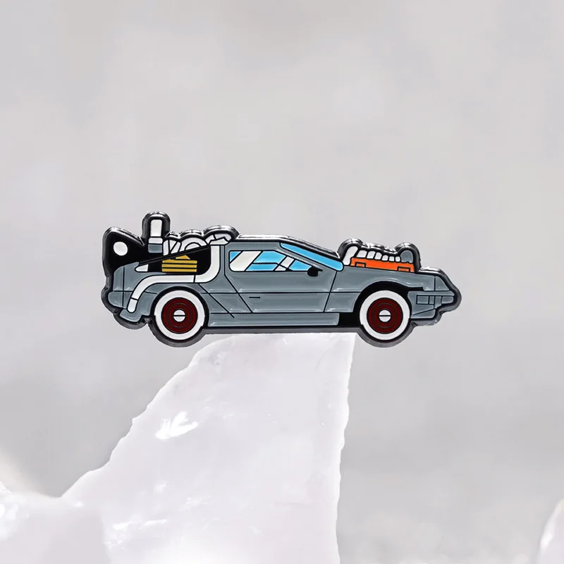 Retro Auto Emaille Pin Film Abzeichen Auf Rucksack Anstecknadeln Cartoon Broschen für Jacken Cosplay Zubehör Fans Geschenk Spielzeug