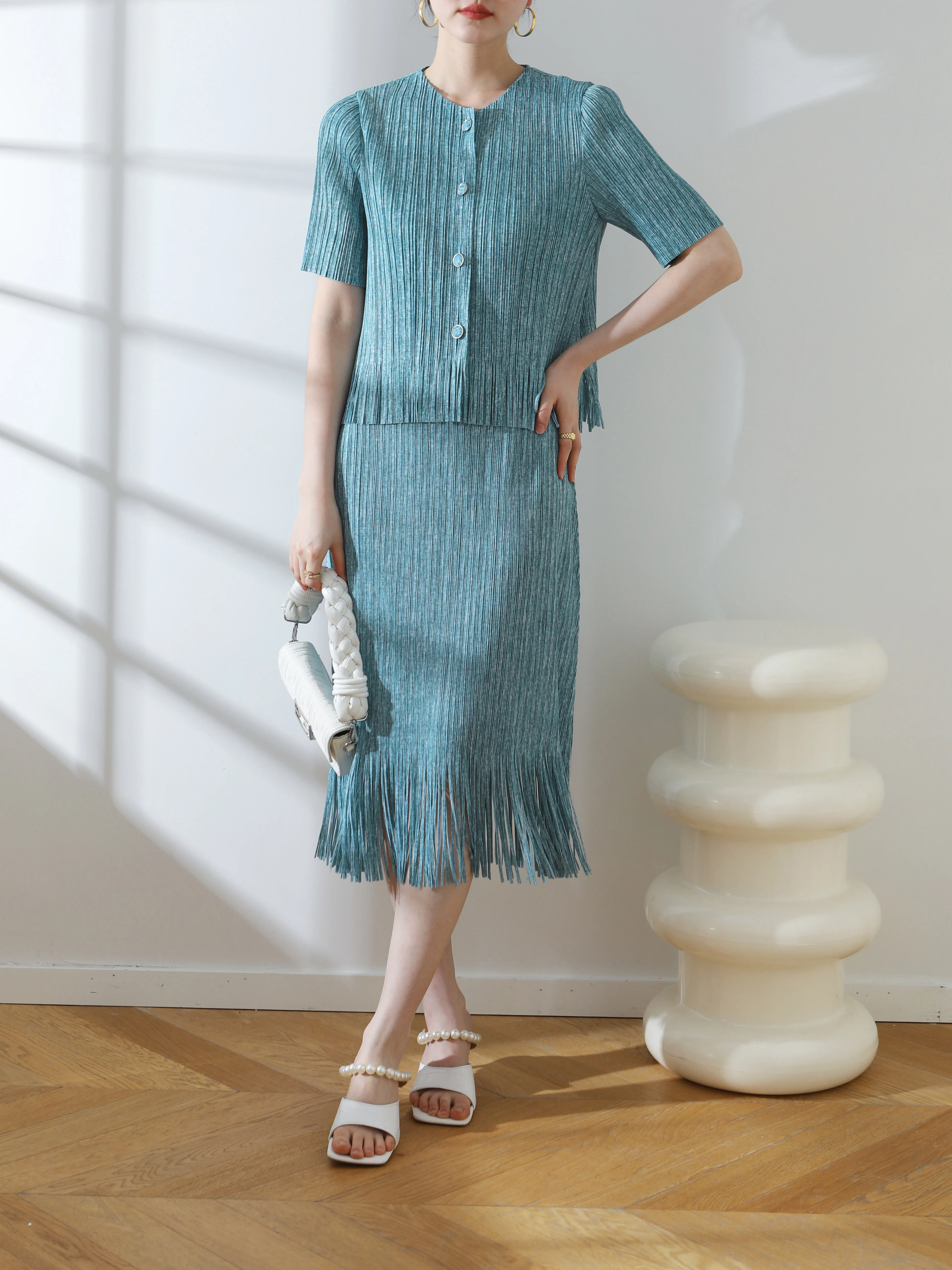 

20024 Autumn spring Summer pleated temperament elegant holiday romantic Sue coat + dress set