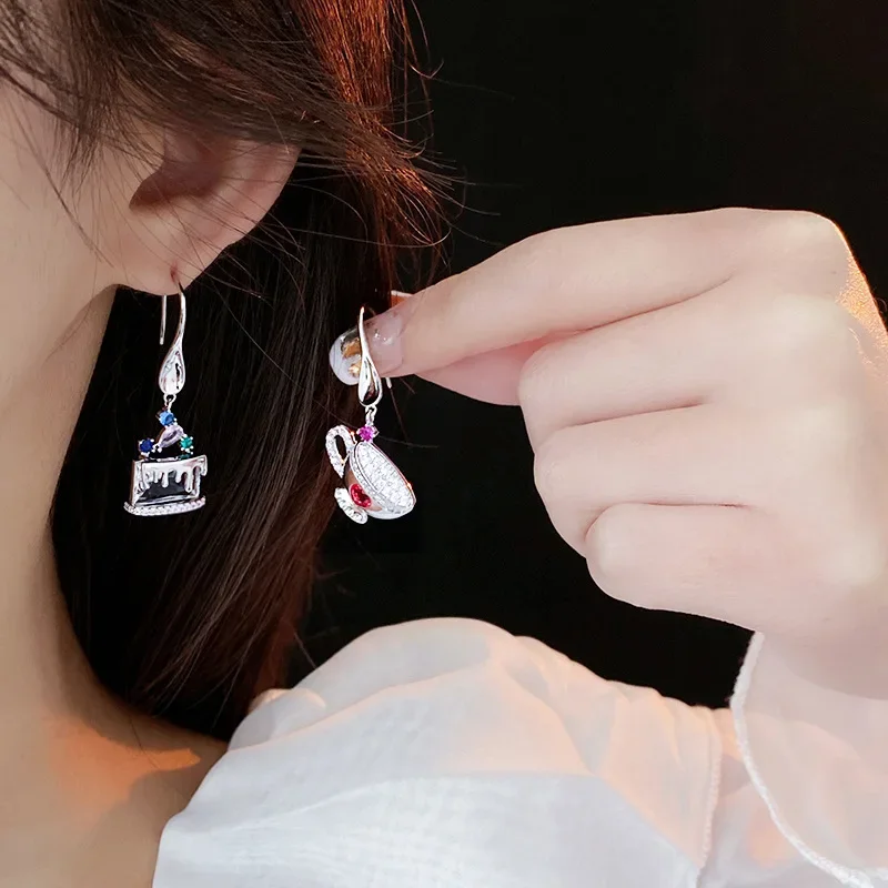 

Personalized Creative Design Drop Earrings Asymmetrical Colored Zircon Cup Cake Ear Hook Fashionable Temperament Jewelry Women