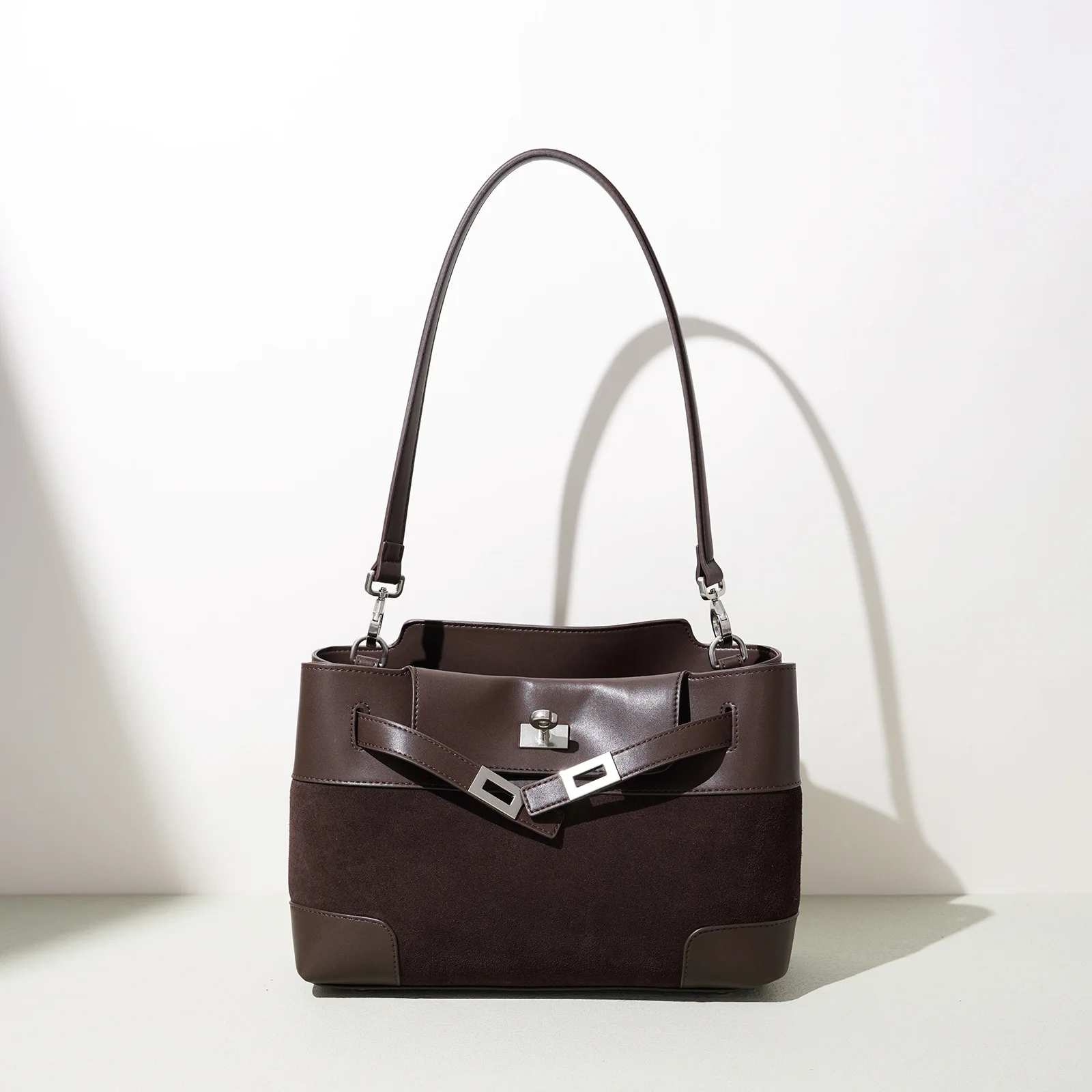 Lightly Luxuriou Fashion Women Bucket Bag Suede Commuter Versatile Large-capacity Crossbody Bag New Genuine Leather Shoulder Bag