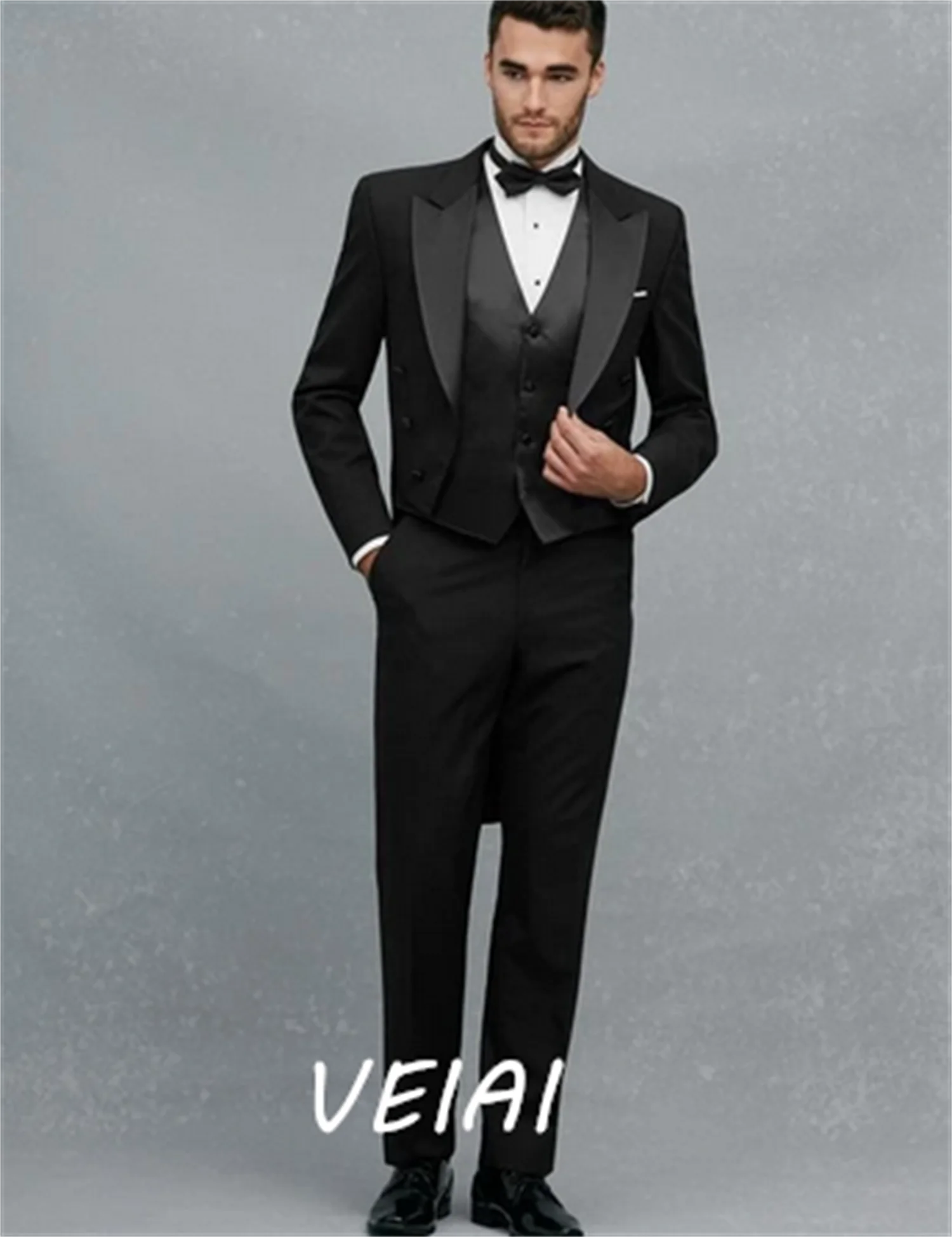 

CustomizedNew Arrival Men Suits Pink and Black Groom Tuxedos Peak Lapel Groomsmen Wedding Best Man ( Jacket+Pants+Vest+Tie )