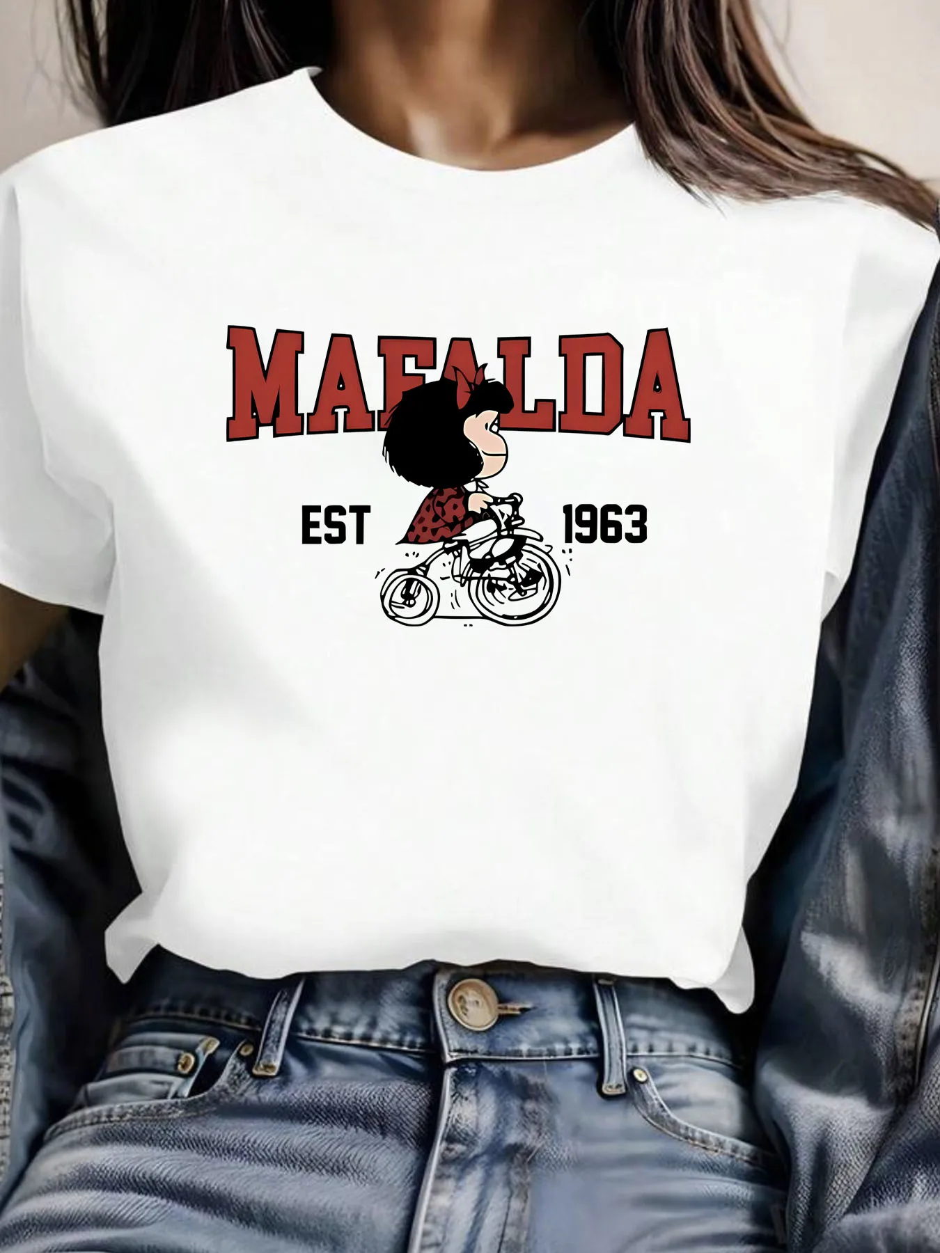 

Girl on a bicycle Plus size women's round neck short sleeve T-shirt with elastic half sleeves and trendy prints