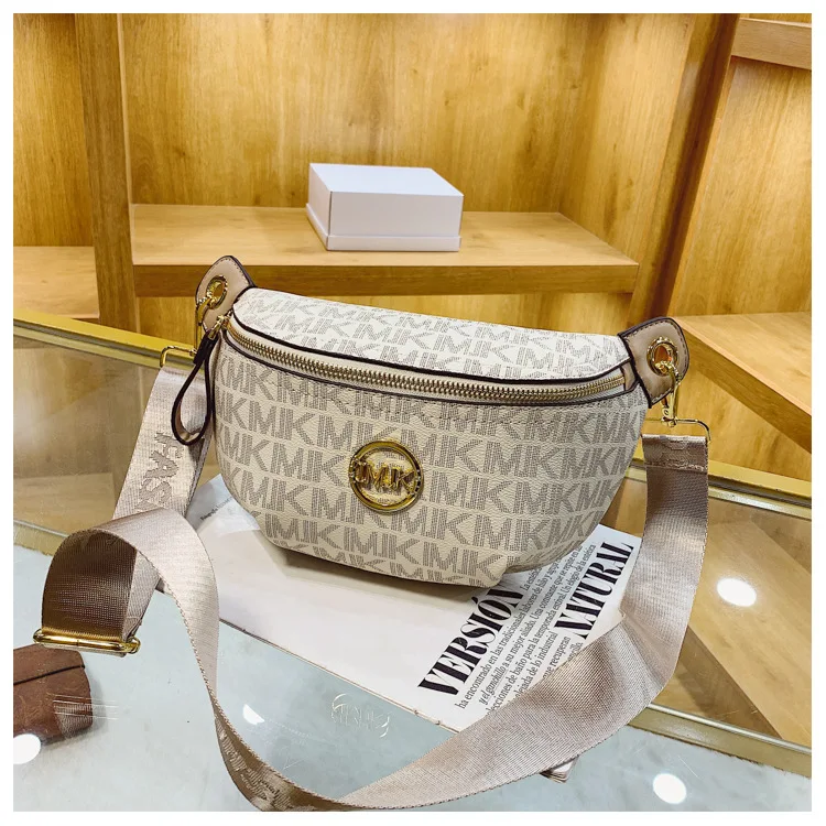 Niche design women's bag 2026 new fashionable texture vintage print women's chest bag versatile messenger bag