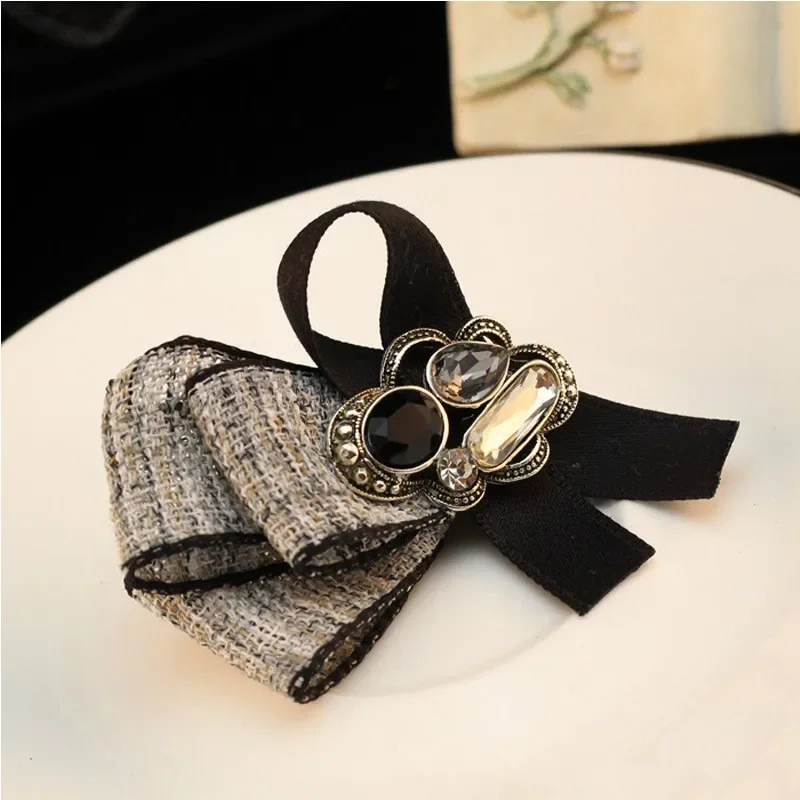 i-Remiel Korean Fashion New Small Rhinestone Brooch Vintage Fabric Joker Temperament Brooches Shirt Collar Clothing Accessories