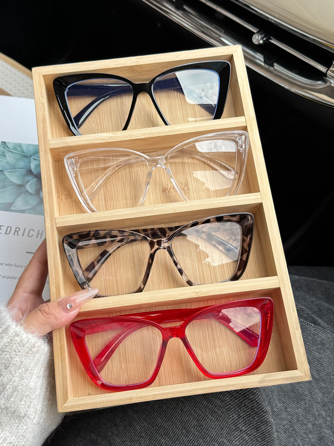 4 Stück modische Cat-Eye-Brillen mit großem Rahmen und Blaulichtfilter für Männer und Frauen, ultraleichte transparente flache Brillen