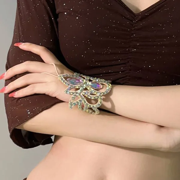 Pulsera de danza del vientre con tachuelas de diamante, cadena de mano, Baile Oriental, temperamento femenino, accesorios de actuación profesional