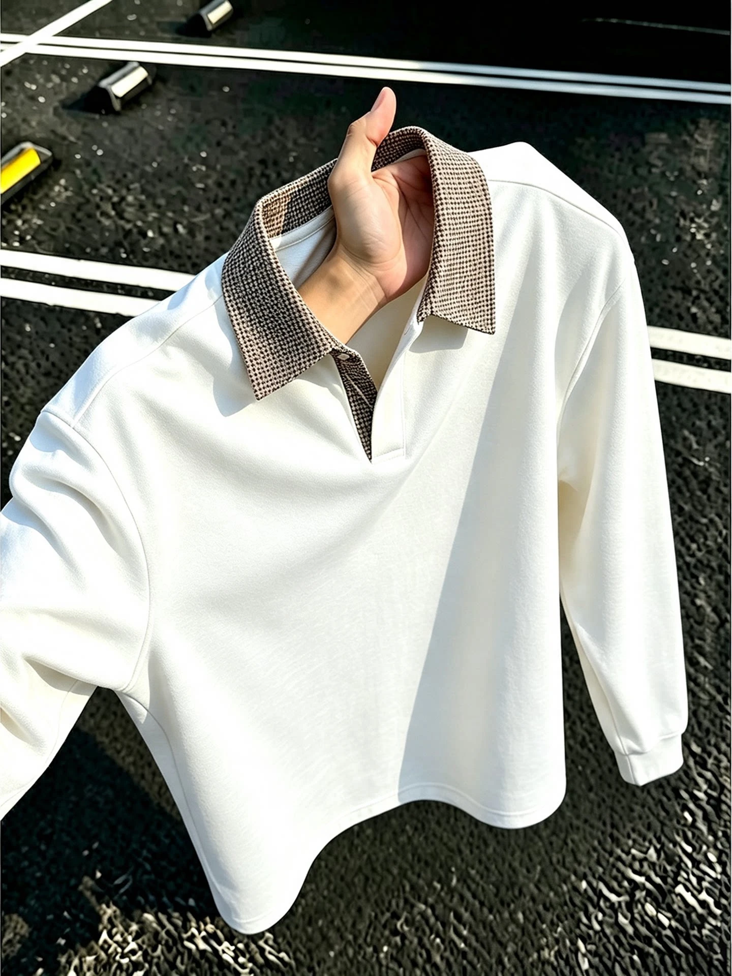 Retro Loose Fit Long Sleeve  Neck T-Shirt for Men Autumn Season Versatile CleanFit Checkered Pattern Fashionable Casual Wear