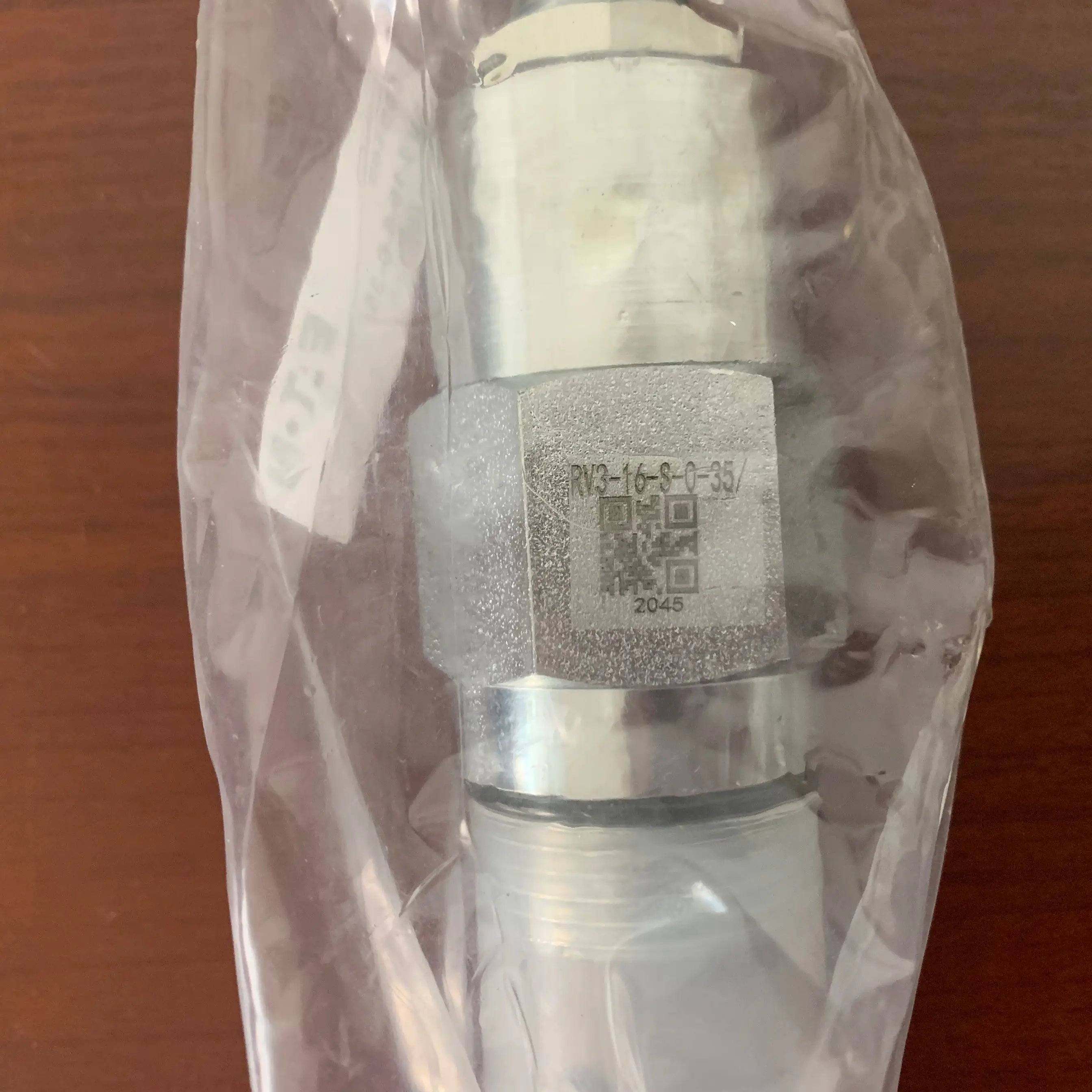 EATON  565569 RV3-16-S-0-35 original cartridge valve  IH Made in Mexico relief valve in stock SUN HYDRAULICS HYDRAFORCE