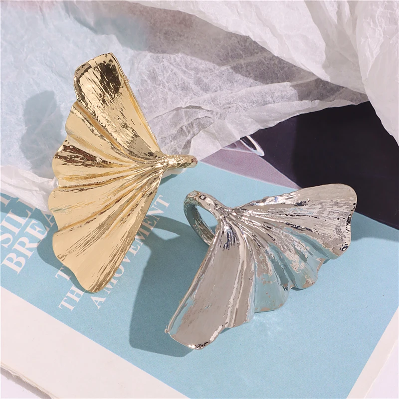 HUANZHI Creative Geometric Fan-shaped Maple Leaf Ring for Women Girl Alloy Flower Irregular Exaggerated Chunky Jewelry Gifts