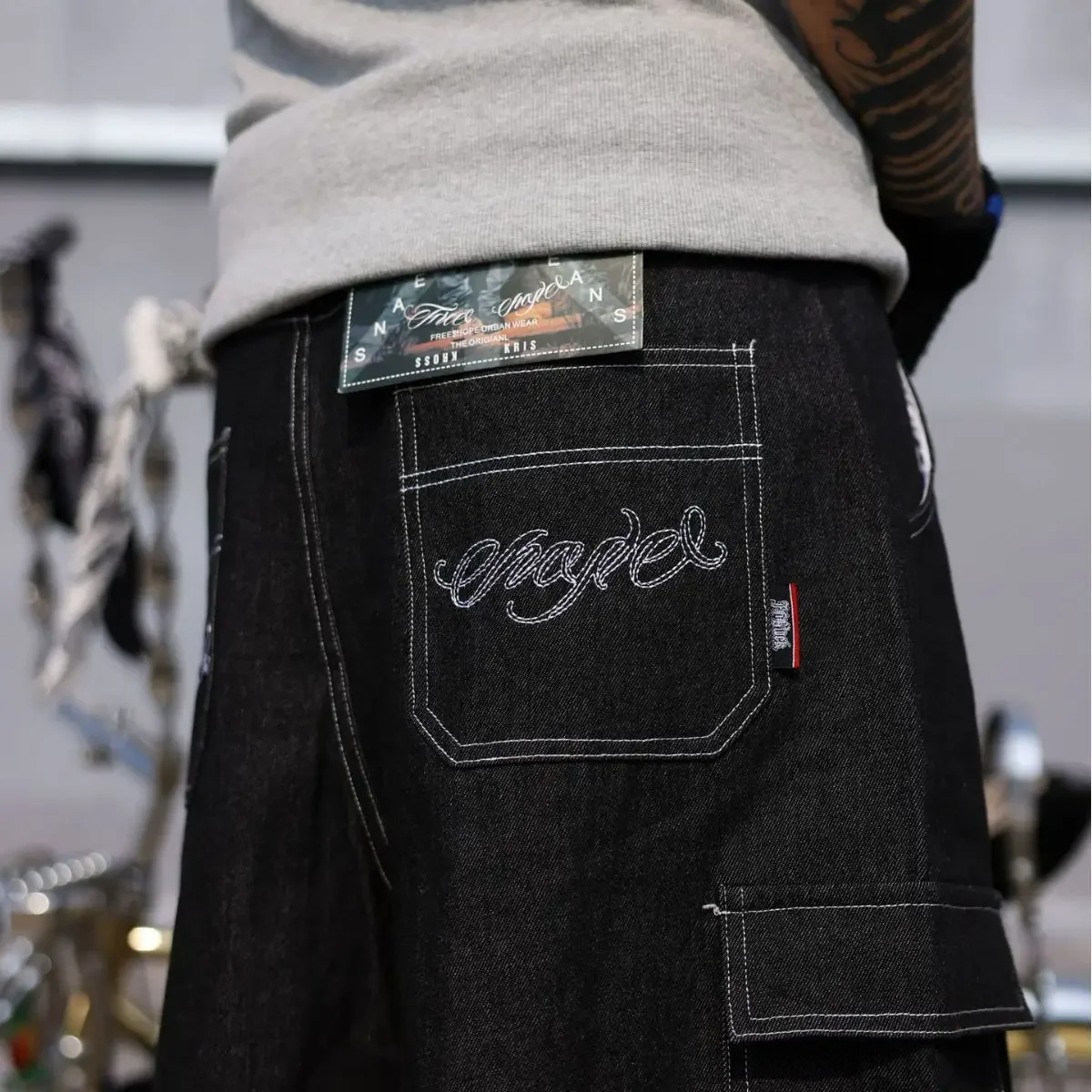 Calções jeans folgados sobre o joelho masculino, bordados, florais, vintage, perna larga, bolsos, curtos, grandes dimensões, calças de cinco pontos