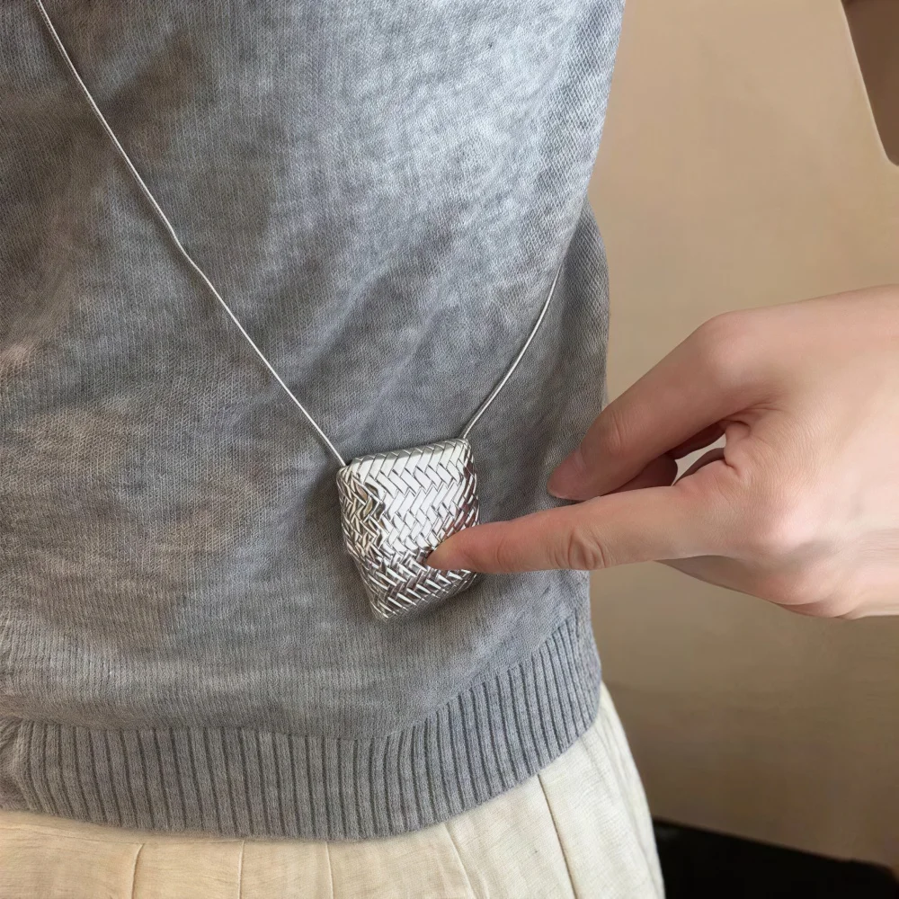 Modische Silberfarbene Imitations-Schultertaschen-Anhänger-Halskette für Damen, Retro-Kombination Pullover-Kette Schmuck – Detail 1
