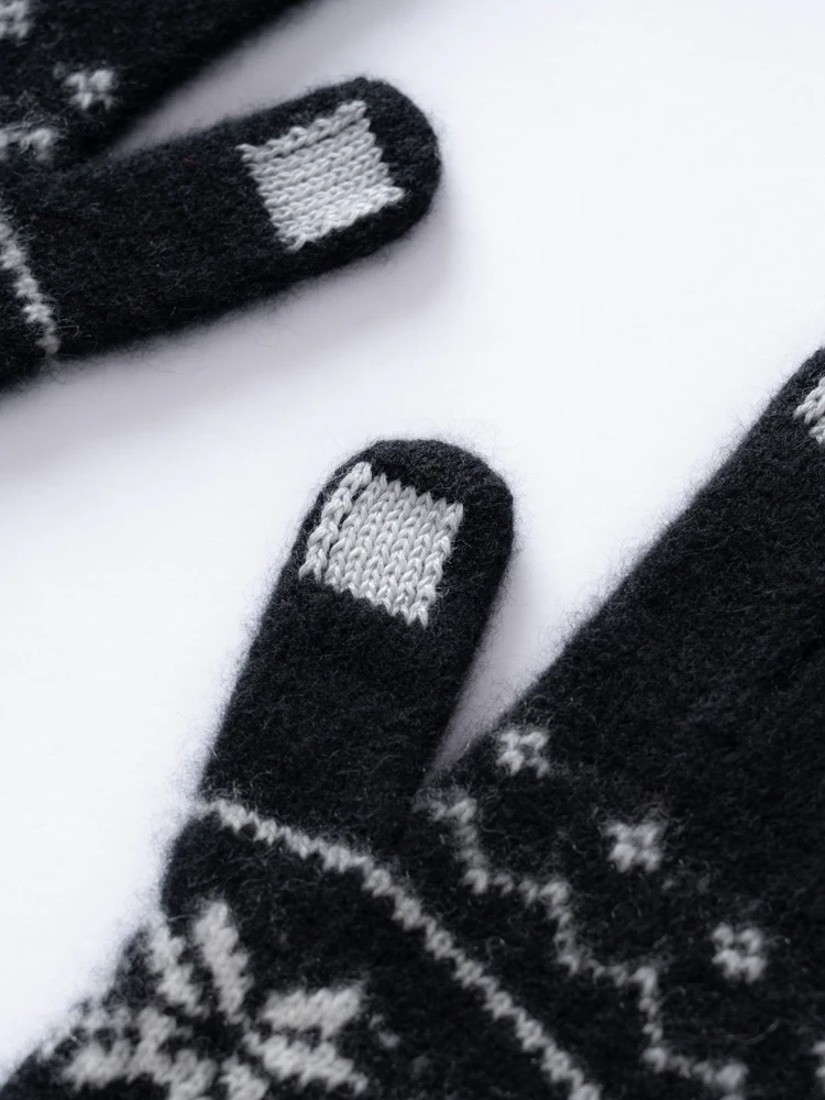 ZYCZCXX A-grade 100% Cashmere Knitted Soft Warm Touch Screen Gloves in Autumn and Winter Stretch Gloves for Men And Women.