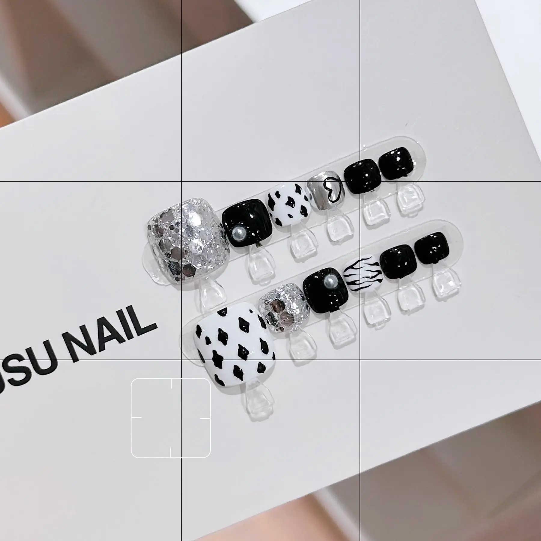 

[Foot Nail-Zebra Pattern] Pure Handmade Wearing Nail Black and White Foot Nail Patch Nail Art Finished Product Advanced Sense