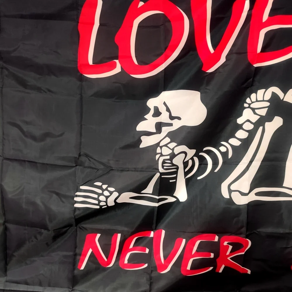 Pirate Flag SKULL LOVE NEVER DIES Flag Banner Decor 90x150cm Polyester