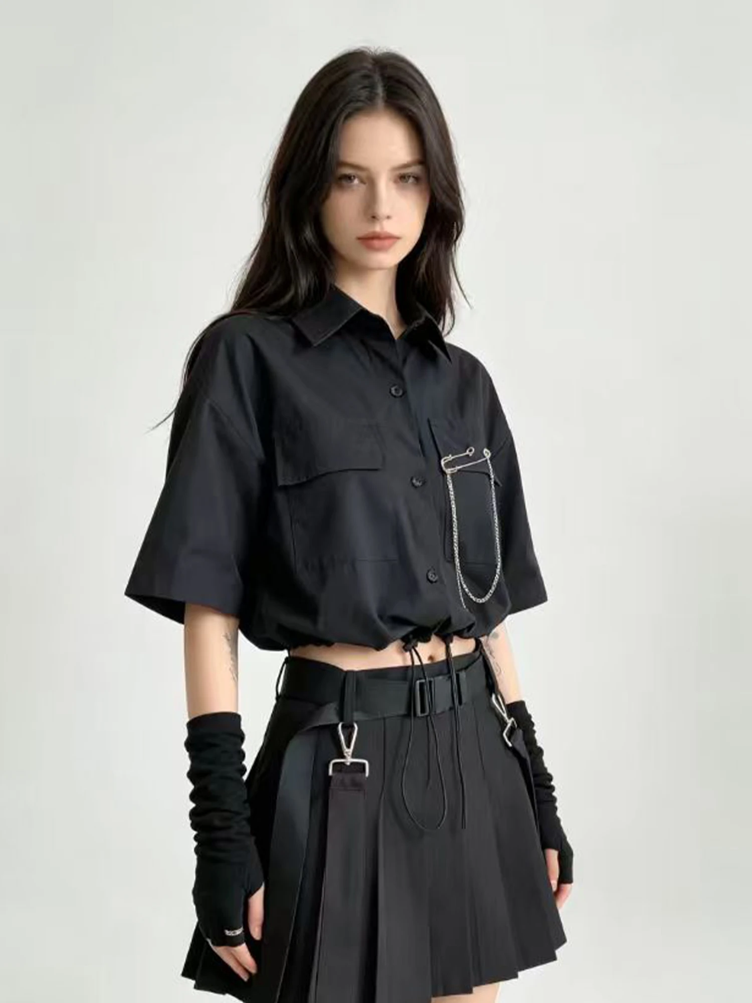 Blusas y Camisas Góticas Emo Negras para Mujer, Estilo Oscuro Hip Hop, Camisa de Manga Corta con Cuello Polo, Blusa Vintage Y2K Gyaru, Verano 2026