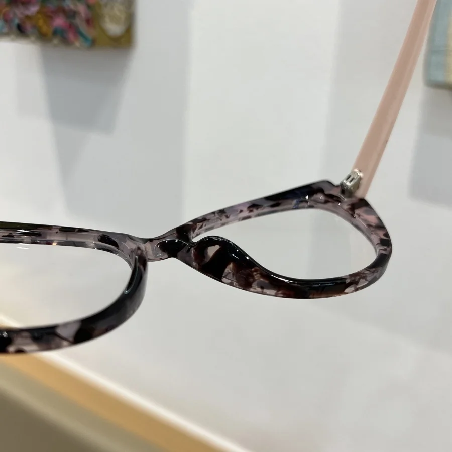 مجموعة مكونة من قطعتين للسيدات بتصميم زهرة مضمونة، مطابقة الألوان، طراز جديد، نظارات متباينة مع تأثير عين القطة