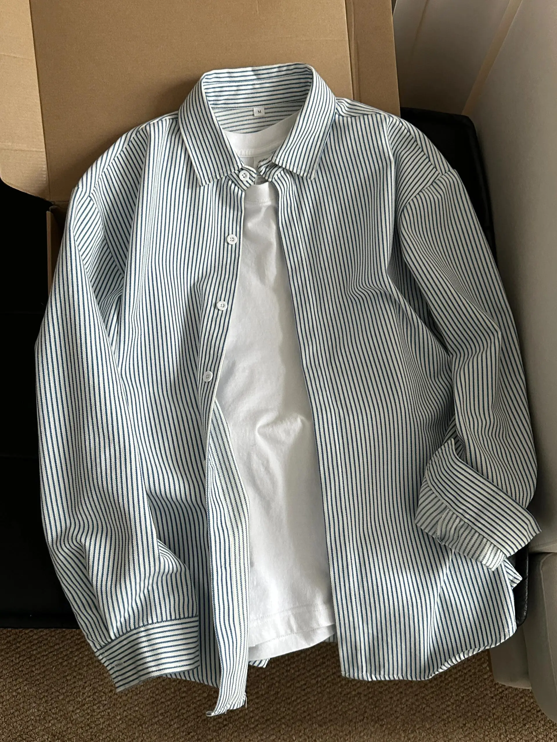 

Мужская повседневная мужская повседневная одежда в полоску в американском стиле ретро, осень 2023, новинка High-End Feeling Cool Dring, верхняя одежда irt