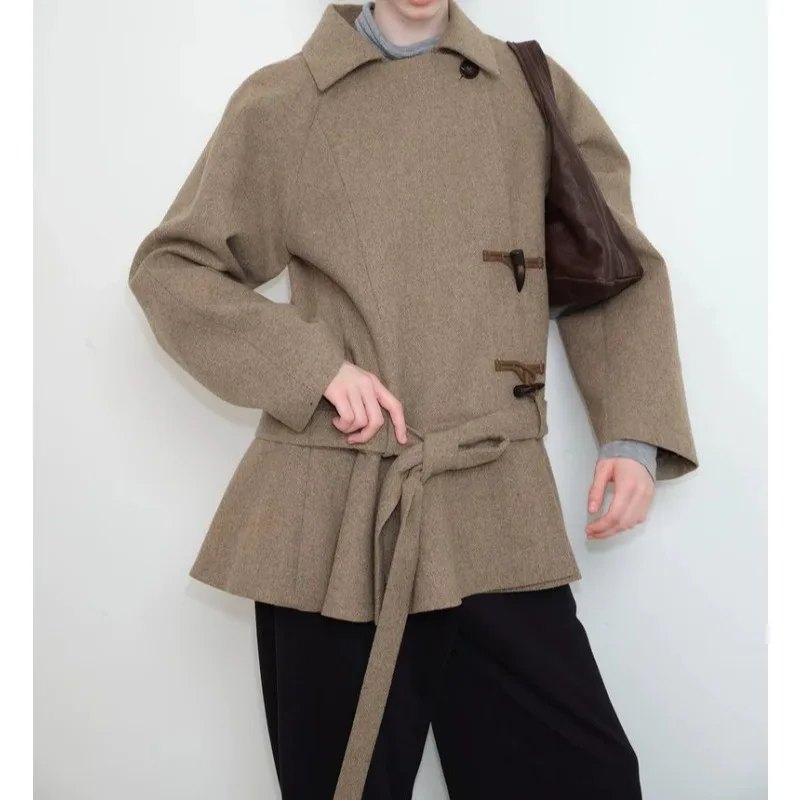 

Autumn and Winter Retro Horn Buckle Design Sense, Wear Collar A-shaped Skirt Hem Heavy Woolen Coat Warm Coat