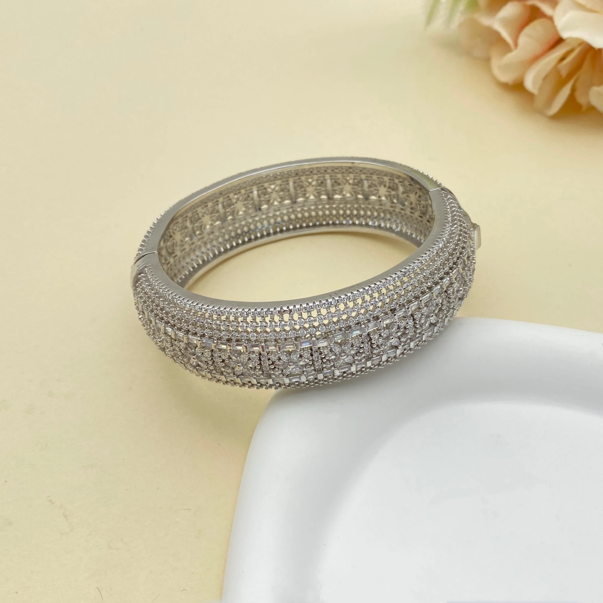 Bracelet en zircone plaqué or - Women Accessories Kuwait avis et prix