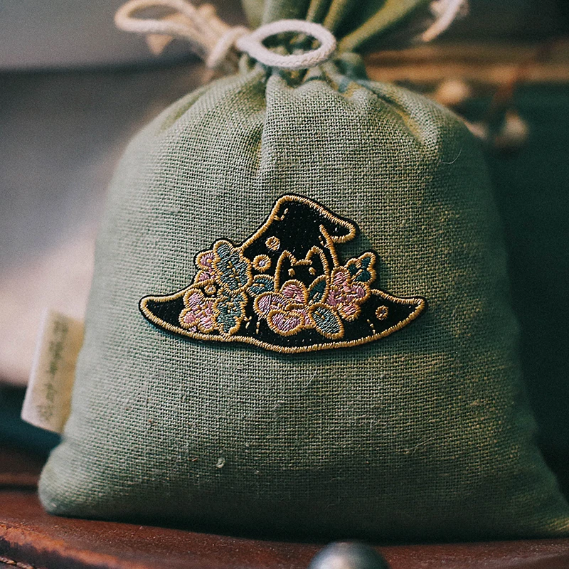 1 Piece Iron on Embroidery Stickers Black Series Magic Power Cute Cartoon Cat Cup Small Patch with Back Adhesive