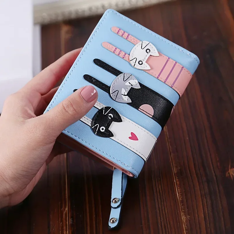 Bolsa feminina curta com três dobras, bolsa fofa de desenho animado com três gatos, bolsa simples com zíper para troca de dinheiro, clipe para dinheiro