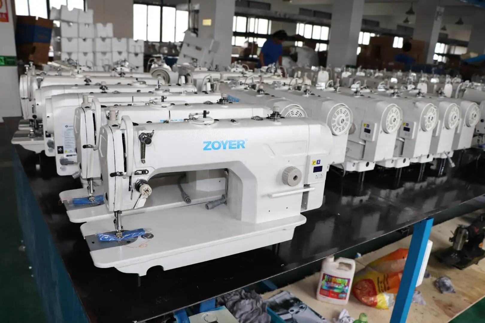Lockstitch Electronic Industrial Sewing Computer Automatic Machine ZY8800D Zoyer Flat-bed Direct Driver Metal White