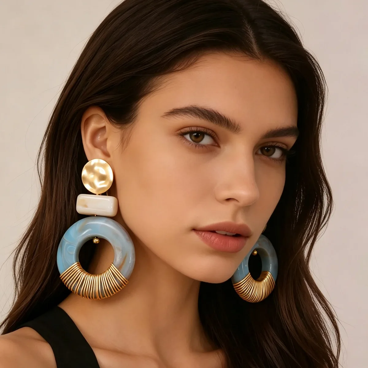 French retro blue-gray smudged round ring earrings, earrings, women's premium metal hammer gold disc stud earrings