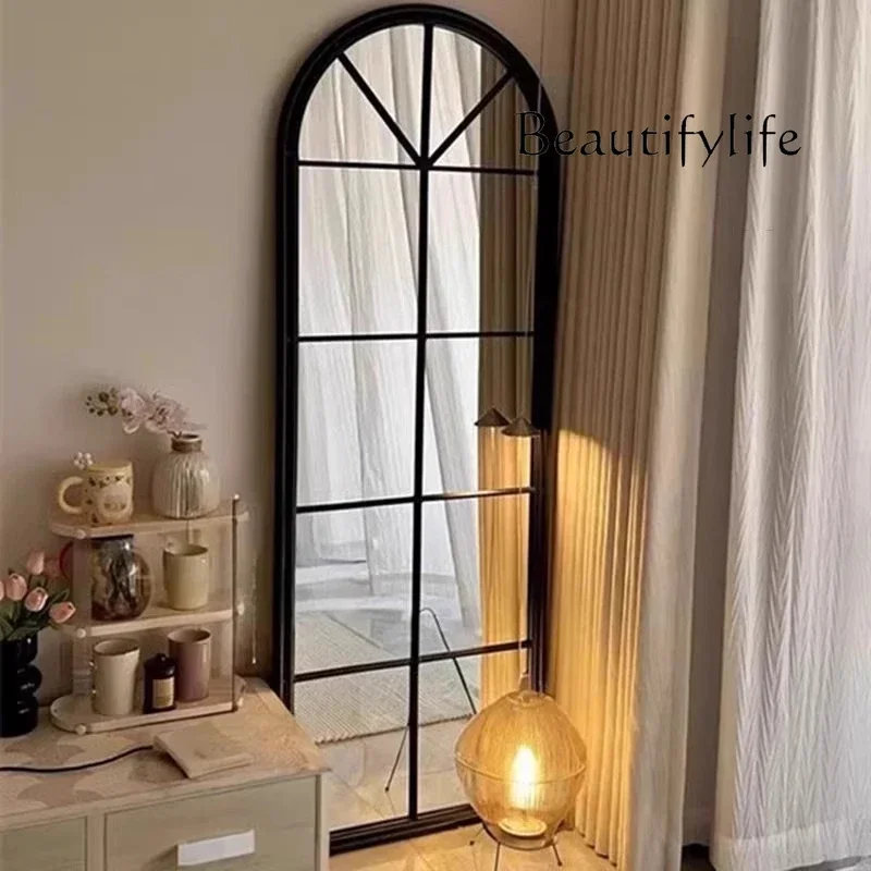 YJ5 مرآة فرنسية كاملة الطول مثبتة على الحائط مرآة كاملة الطول لغرفة المعيشة المنزلية مقوس من الأرض إلى السقف مصمم على الموضة