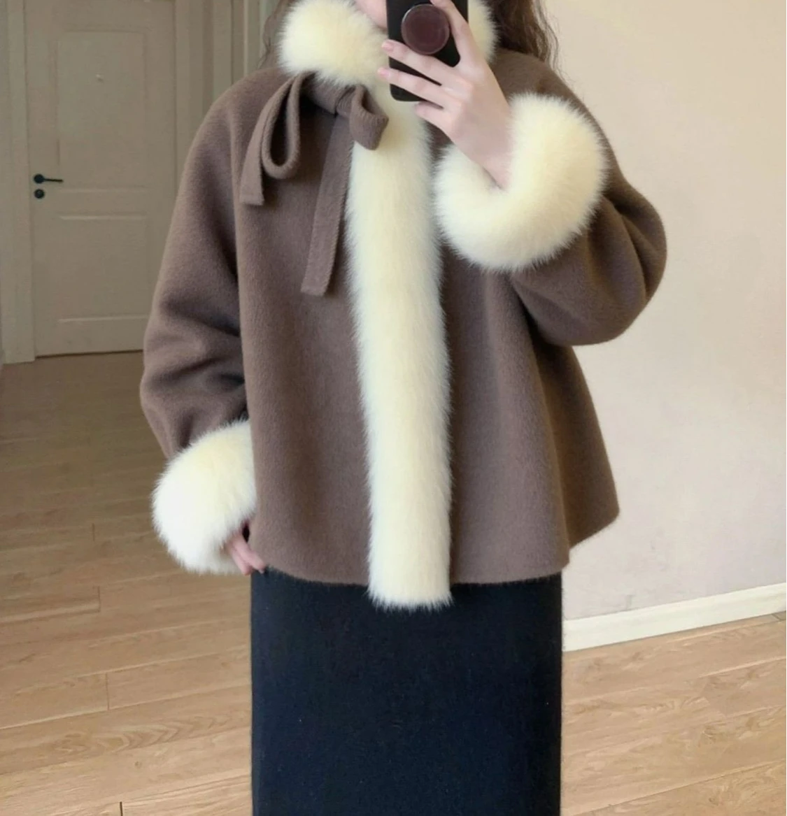 قسط القهوة اللون الفراء طوق شال الرأس معطف الصوف المرأة الخريف والشتاء معطف الصوف القصير الجديد