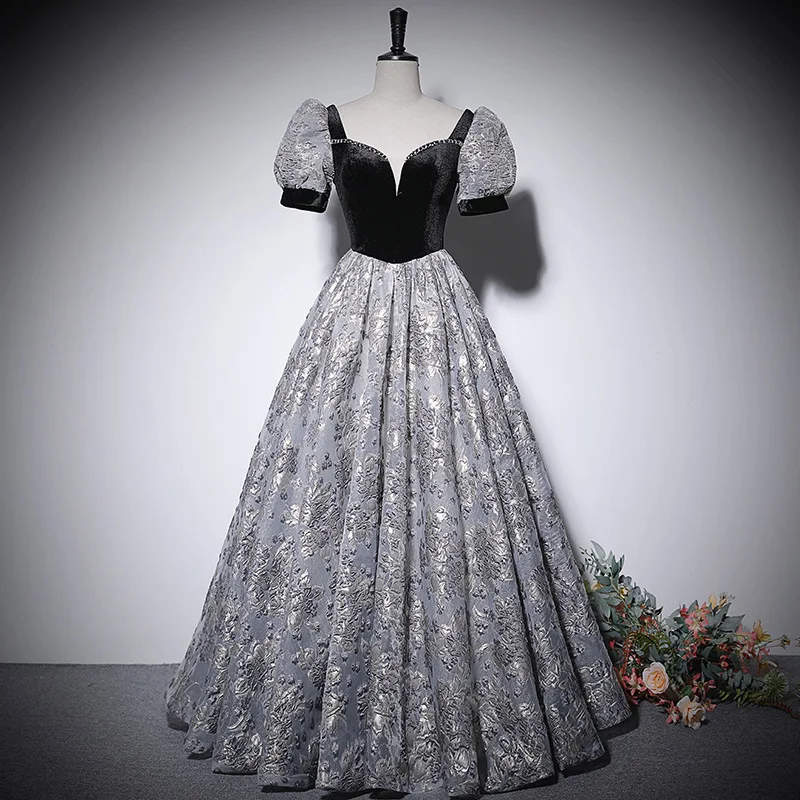 

2025 New Women's Summer Retro Embroidered Grand Display Evening Dress Fashion Banquet Look Thin Black Student Art Exam Dress