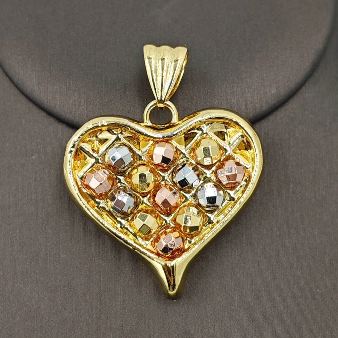 Simple Elegant Three Tone Heart Shape Light Weight Jewelry Set Fashionable Collar Necklace Pedants Jewellery For Wedding Party