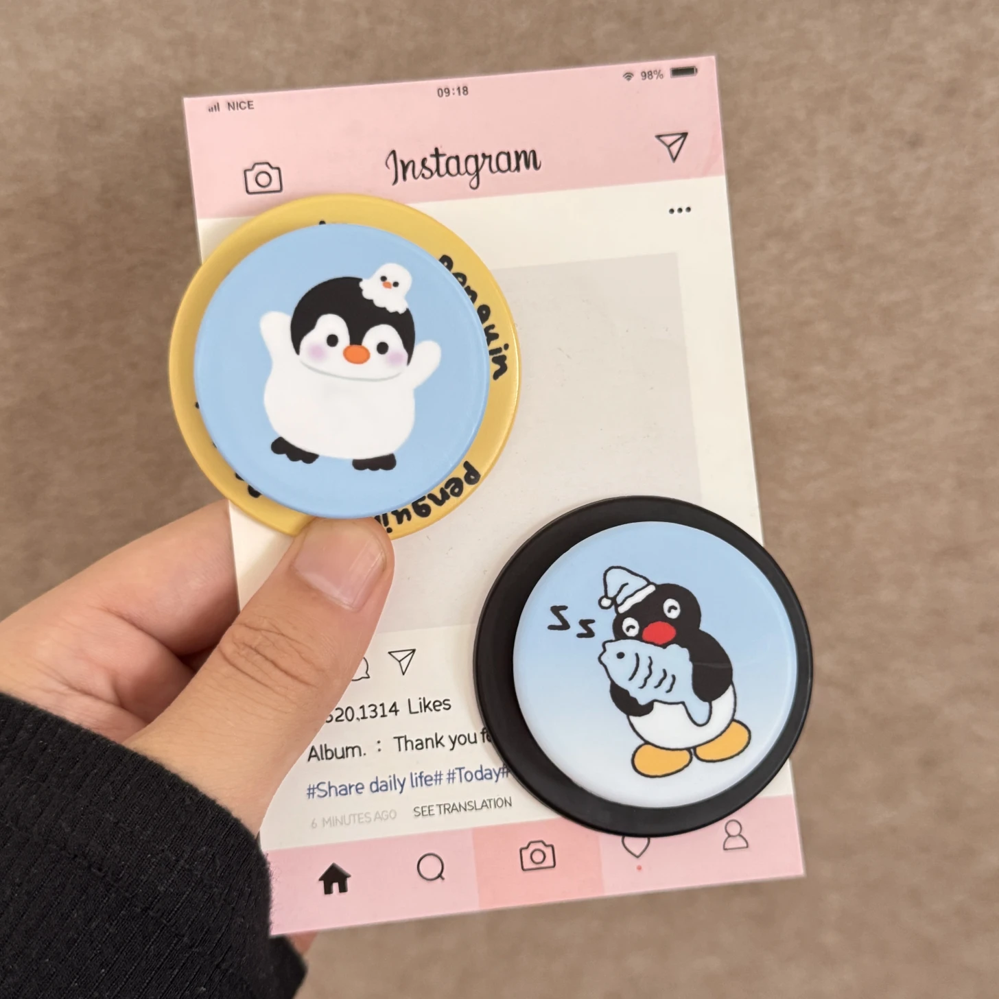 

Funny penguin Magsafe mobile phone grips,removable magnetic Smart phone stand holder for iphone Tablet accessories bracke