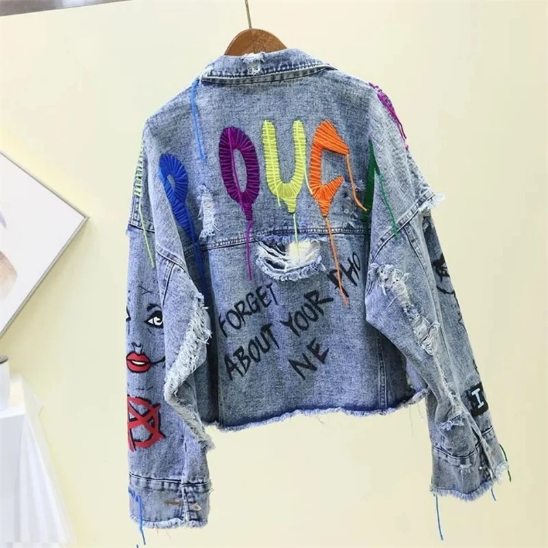 

Rivet Beaded Line Tassel Letter Graffiti Print Women Denim Jacket Spring Autumn Casual Hole Denim Jacket Veste Femme JJ584