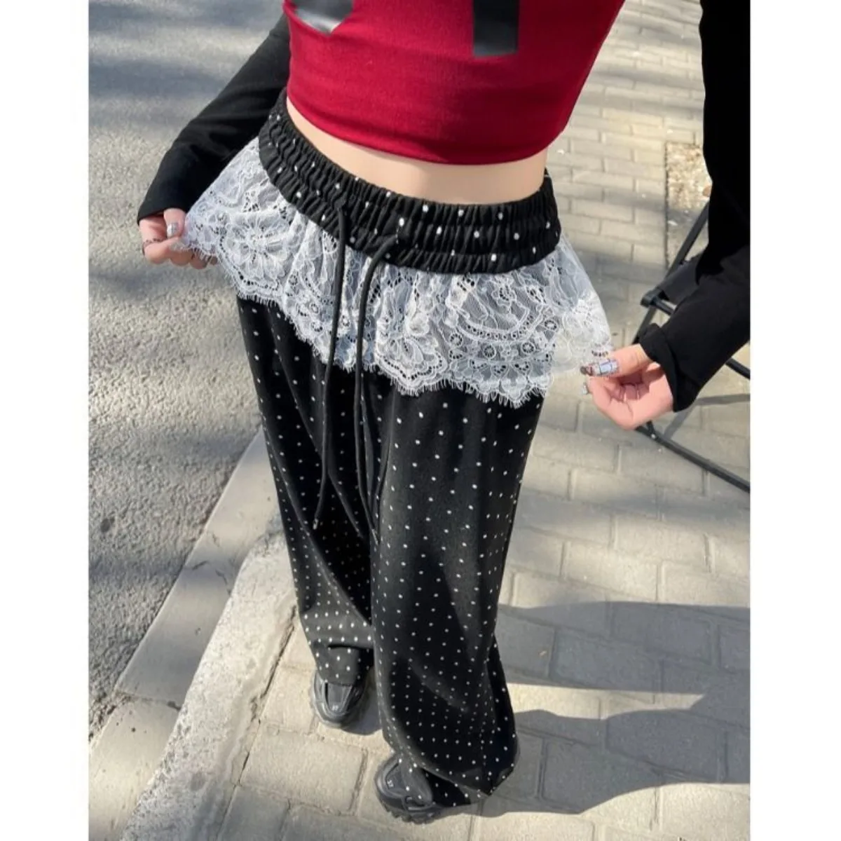 Luźne, cienkie spodnie damskie w grochy ze sznurkiem, koronką i kwiatami, proste, basic, w stylu Y2k, na co dzień i na wakacje.