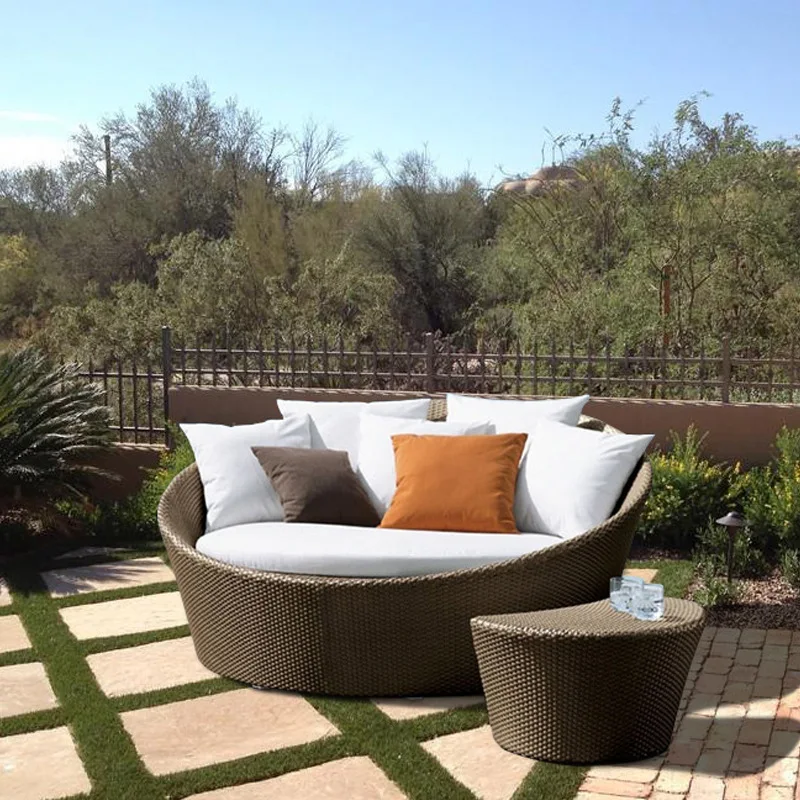 Freizeit-Rattan-Sofa im Freien, Pool im Gartenhof, Bettbalkon, Garten im Freien, Rattan-Rundbett-Loungesessel aus Rattan