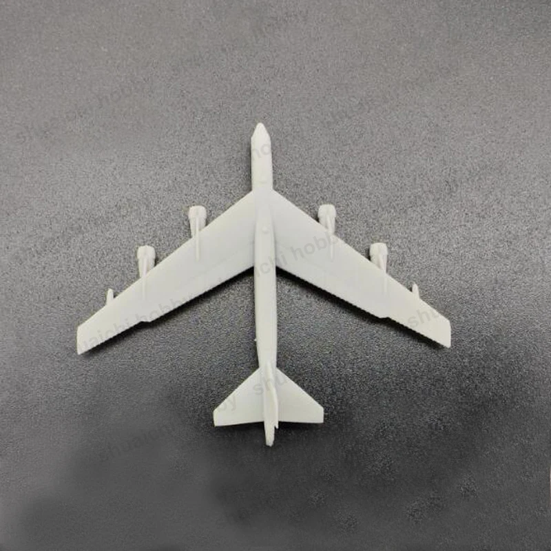 1PCS B-52G Stratofortress Bombardment Aircraft Model 1/700 1/400 1/350 Scale Bomber with Landing Gear DIY Fighting Airplane Mold