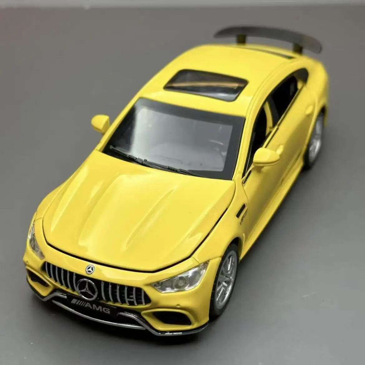 1: 32 مرسيدس بنز AMG GT63 الحلي والهدايا والألعاب الراقية للأطفال مع نماذج الصب المصنوعة من سبائك الصوت والضوء