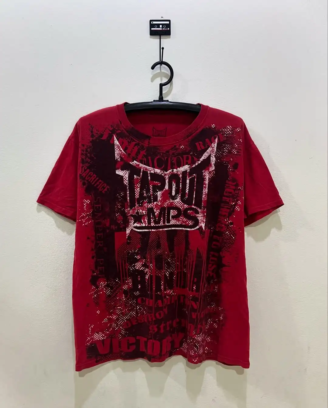 

Y2K New TAPOUT Красная футболка с буквенным принтом Уличный хип-хоп тренд Негабаритный мужской топ с короткими рукавами в готическом стиле Харадзюку в стиле панк из чистого хлопка