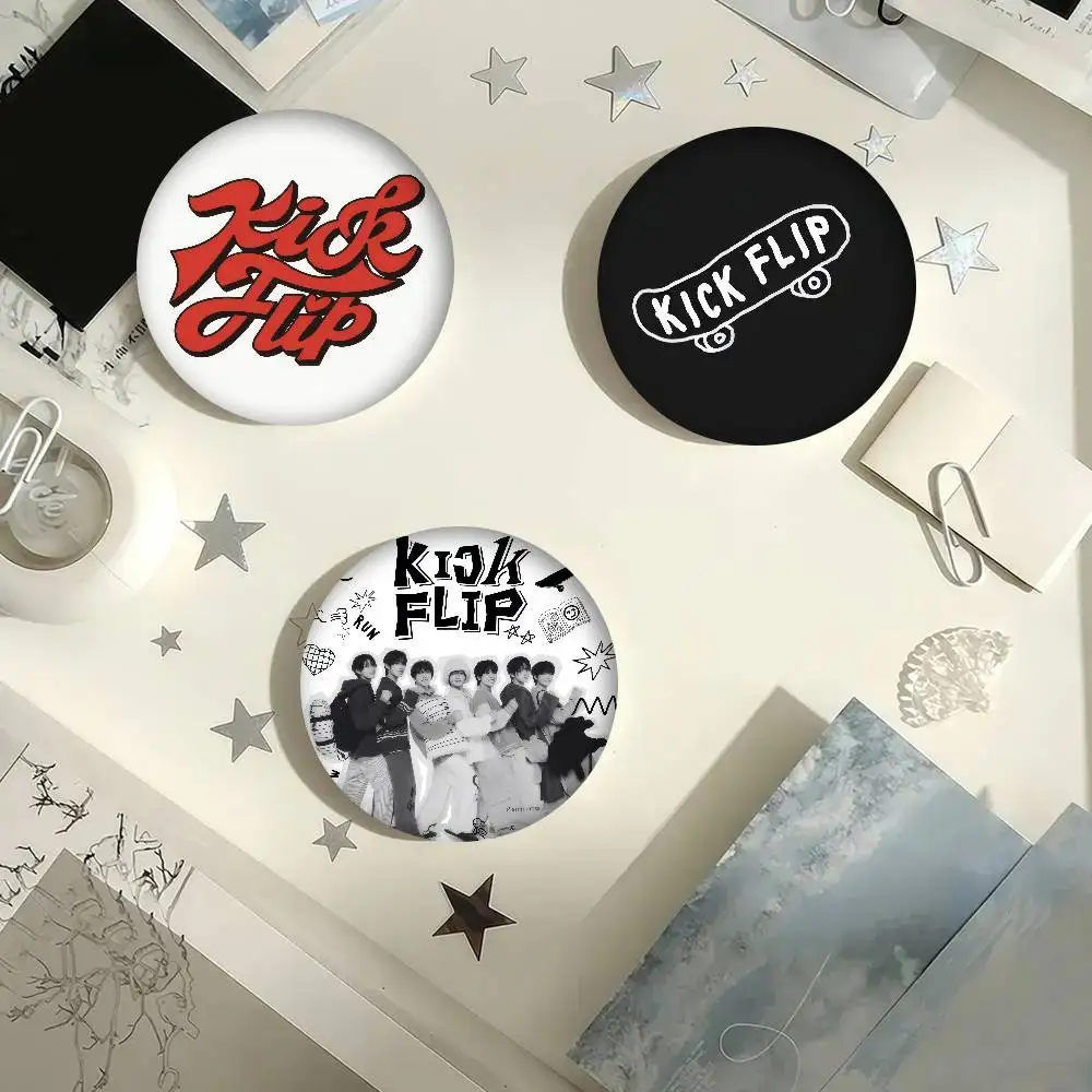 32/44/58MM Anpassbare Anstecknadeln Niedliche Lustige Kreative Abzeichen Schmuck Deko Geschenke für Freunde Kpop Mode Band K-KickFlIp Logo