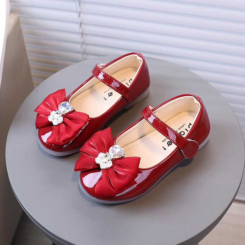 

Танцевальная обувь для девочек, модная детская обувь принцессы с круглым носком, нескользящая обувь на мягкой подошве, осень 2023, новая детская кожаная обувь, элегантная милая обувь