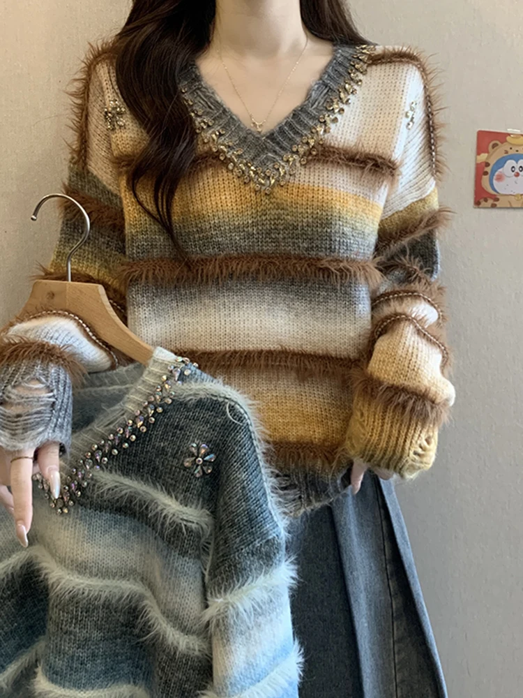 

Ladies' round Ne Spliced Knitted Sweater Loose Fit Slimming Base irt Korean Sle Soft Material Ci Walk Suitable