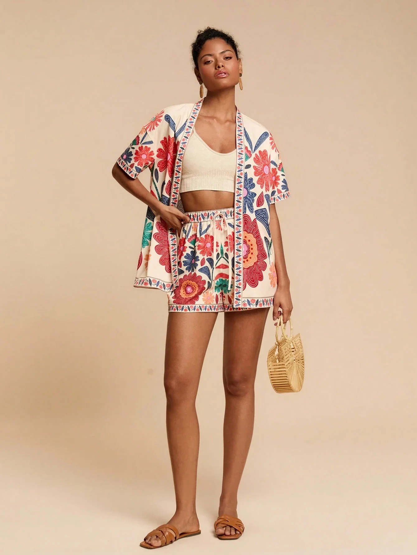 

Комплект из 2 предметов в стиле бохо с цветочным принтом: женское свободное кимоно с коротким рукавом и шорты с высокой талией для летнего отдыха