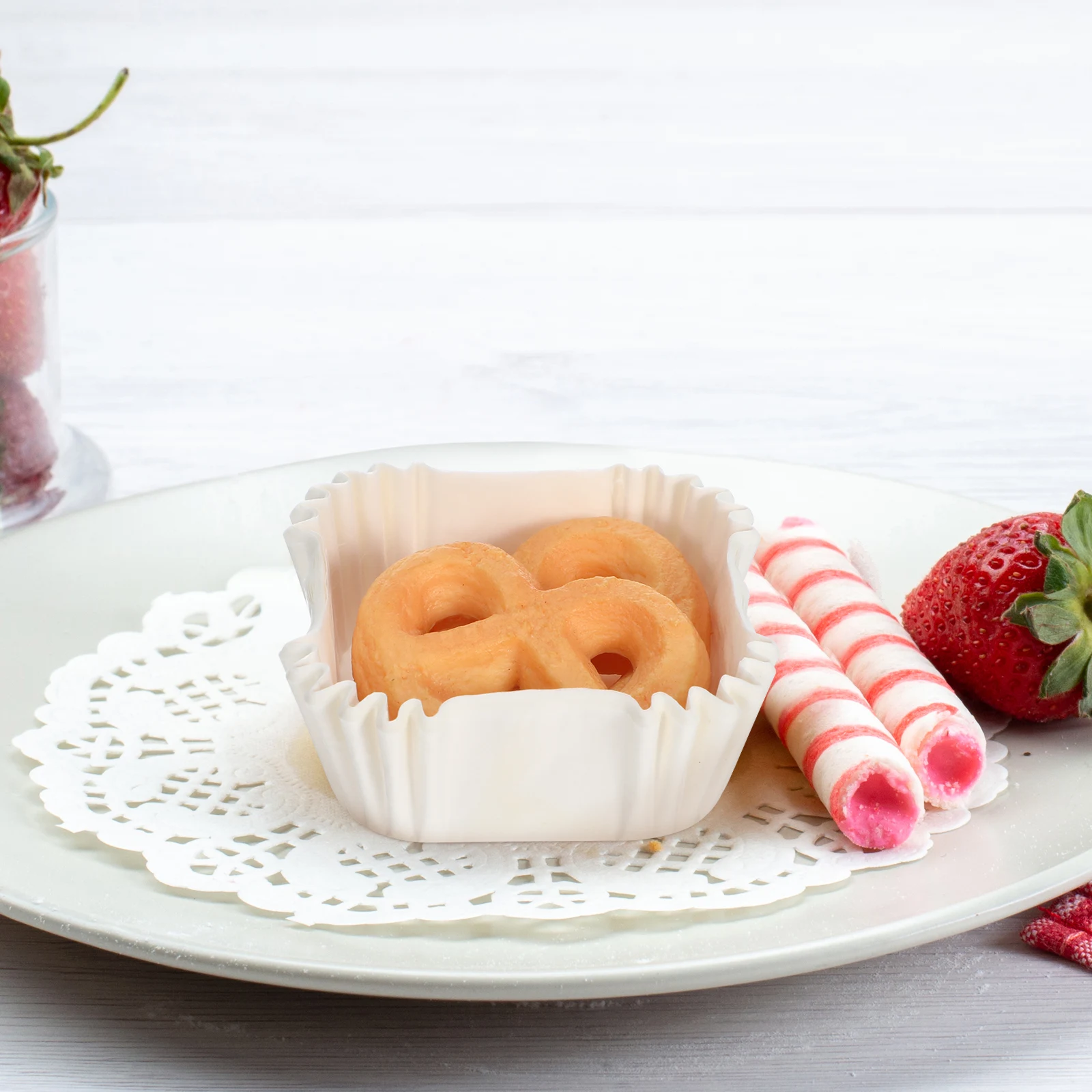 

1000pcs Square Cake Cups Large Muffin Liners Food Grade Paper Baking Supplies Case Wrapper For Cupcakes Snacks