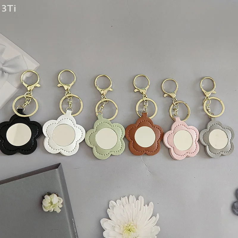 Креативный брелок в форме цветка из искусственной кожи, мини-зеркало для макияжа, сумка, подвесной орнамент, автомобильный брелок для женщин и девочек, подарок
