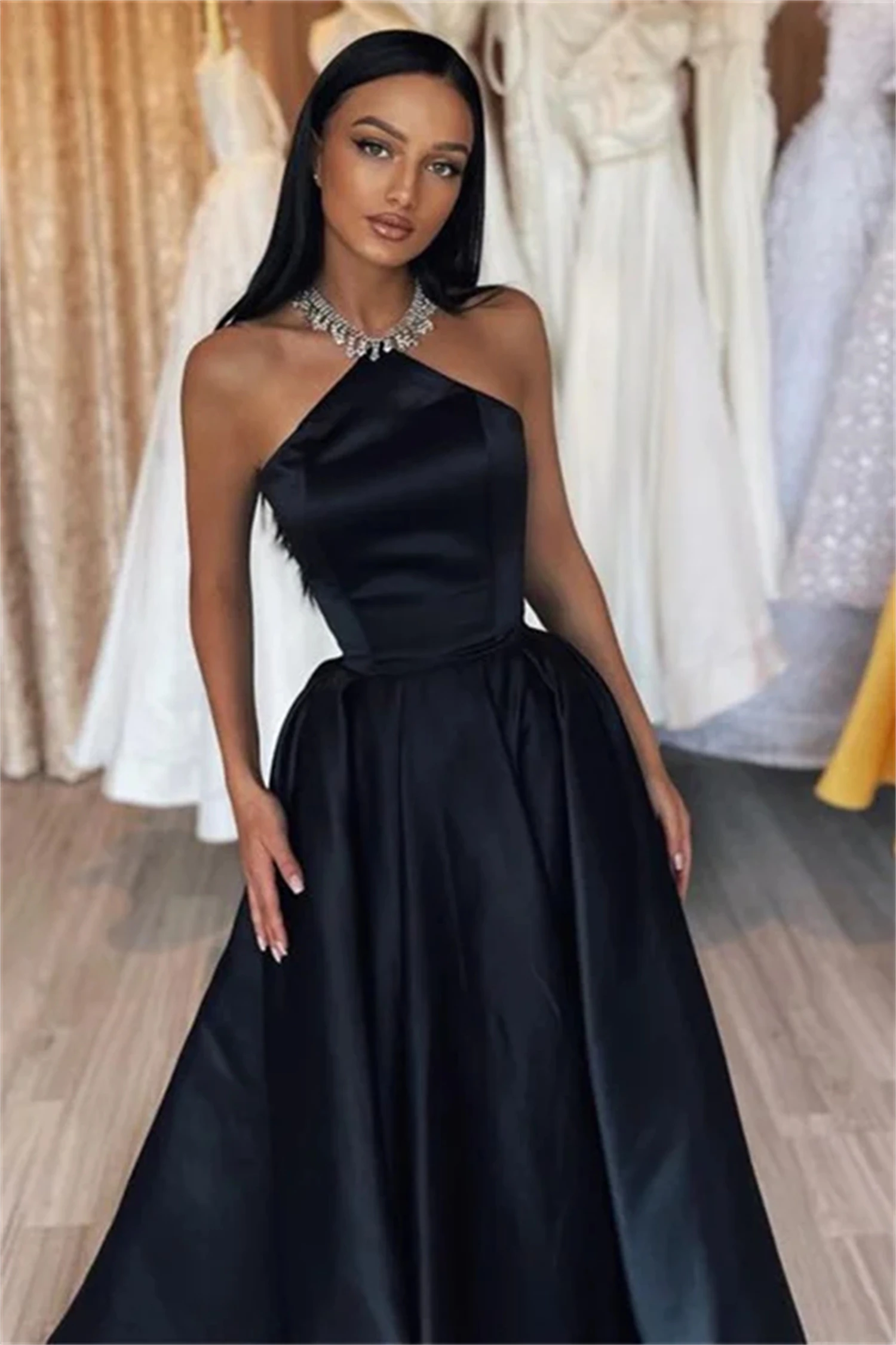 Black Dubai Luxury Evening Dress Party Evening Elegant Luxury Celebrity Halter Neck Dresses for Prom Dress 2024 Line A Satin