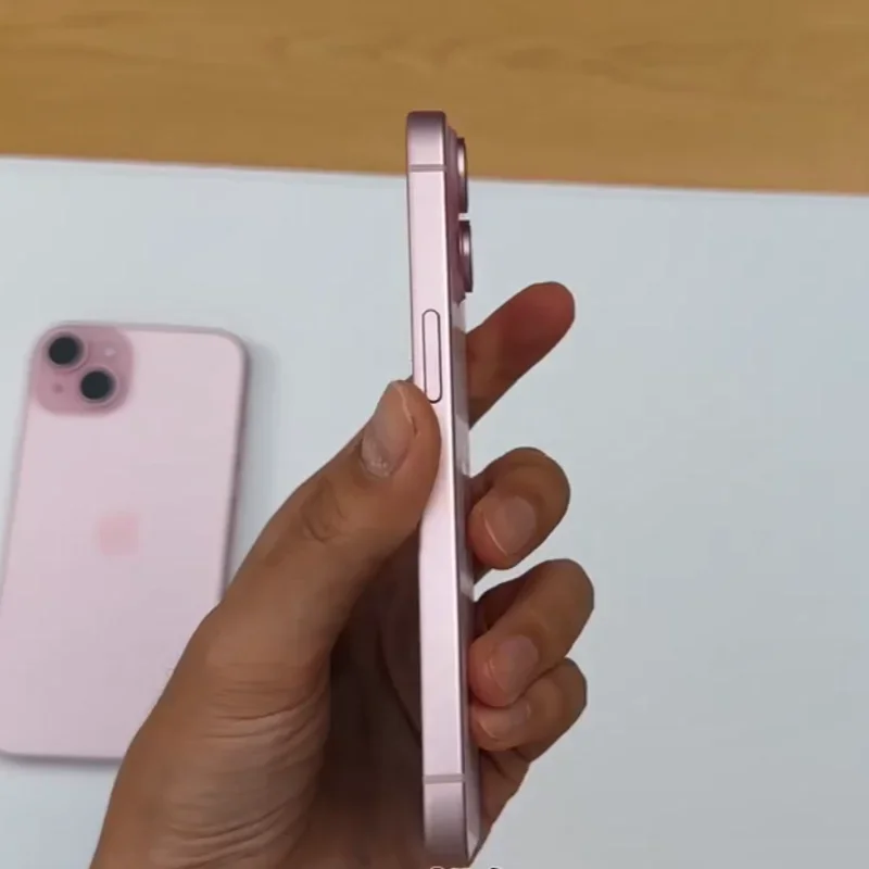 هاتف Apple iPhone 15 الأصلي بشريحة مادية وذاكرة وصول عشوائي 6 جيجابايت وذاكرة قراءة فقط 128 جيجابايت/256 جيجابايت IOS 6.1 بوصة OLED معرف الوجه NFC A16 يستخدم iPhone15 الذكي المحمول