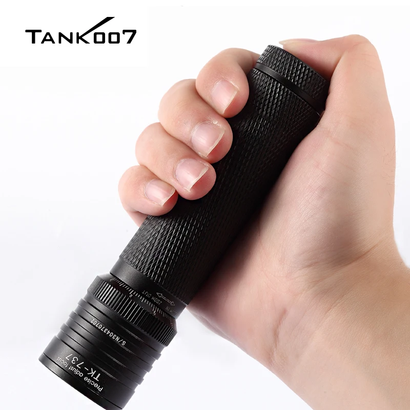 

TANK007 TK737 700LM Белый и зеленый двухцветный светильник с пятью передачами, регулируемый перезаряжаемый фонарик, уличный водонепроницаемый фонарик ﻿