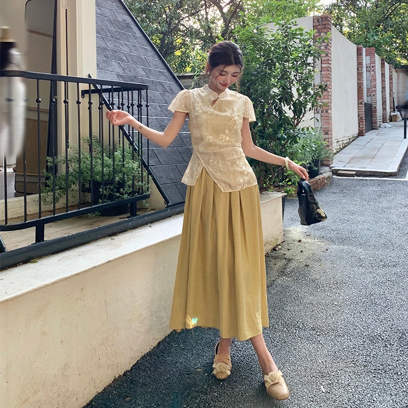 

Women's Embroidery Qipao Dress 2025 New Chinese Chic Buttons Mock Two-Layer Cheongsam Luxury Oriental Dress