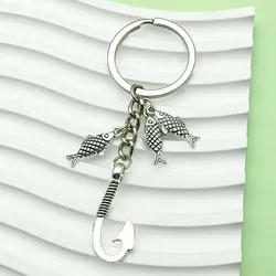 1pc Fashionable Chic Fish & Fishhook Design Keychain, Alloy Fishing Enthusiast Key Ring, for Car Keys, Backpacks, Wallets